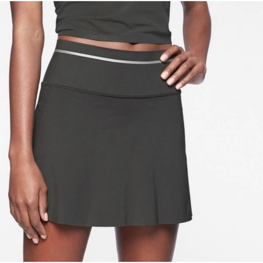 Athleta Sonic Skort in Dark black size XL